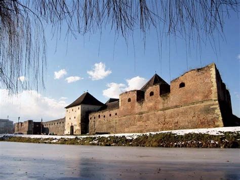 Făgăraş | Transylvania, Medieval Fortress, Carpathian Mountains ...