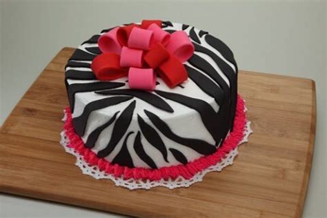 Acme Cakes Prices, Designs, and Ordering Process in 2022