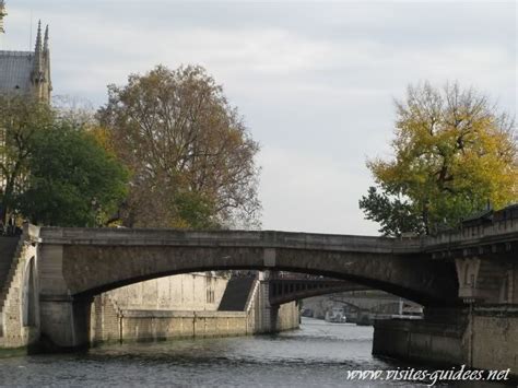 Le Petit Pont Paris – Visites guidees