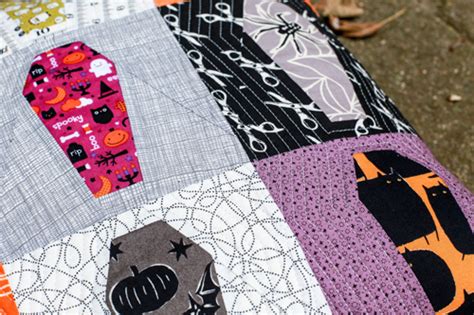 Free Pattern: Paper Pieced Coffin Quilt Block | In Color Order | Bloglovin’