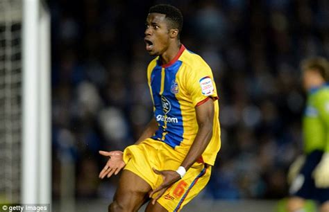 Wilfried Zaha shows off incredible skills and shooting accuracy: VIDEO ...