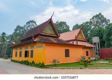 Temples Phnom Penh Stock Photo 1037556709 | Shutterstock