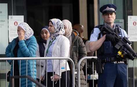 Family and survivors from the Christchurch mosque shootings leave High Court – RCI | English