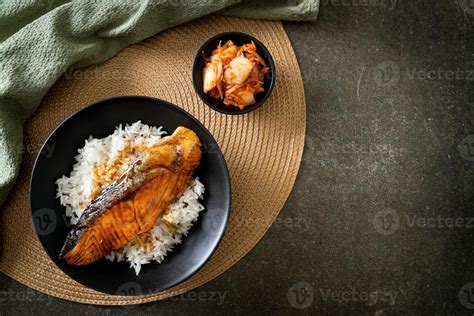 Grilled Salmon with Soy Sauce Rice Bowl 7287858 Stock Photo at Vecteezy