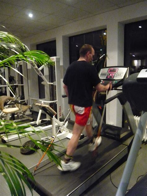 File:Nordic walking on treadmill.jpg - Wikimedia Commons