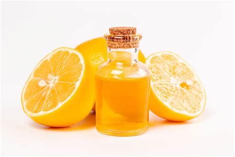 A jar of homemade lemon facial mask or exfoliating sugar scrub - Creative Commons Bilder