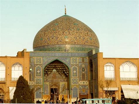 Shaykh Lutfullah Mosque in Isfahan, Iran. | Architecture perspective ...