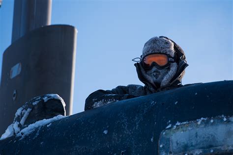 Submarines USS Hartford, USS Connecticut surface together in the Arctic ...