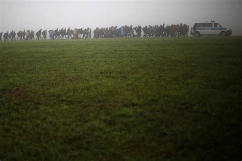 U.N. Says Europe Has Taken Nearly a Million Migrants This Year - WSJ