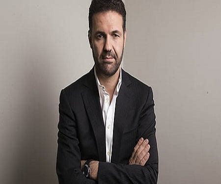 Khaled Hosseini Biography - Facts, Childhood, Family Life & Achievements