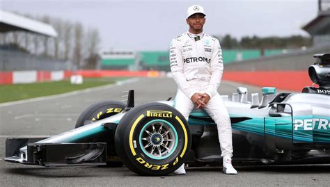 Lewis Hamilton Extends Mercedes Contract - Nationwide 90FM