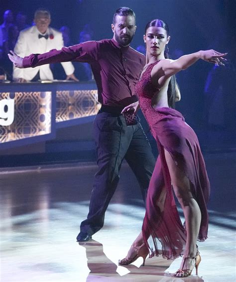 DWTS: Kourtney Kardashian, Travis Barker Made Charli D'Amelio Nervous