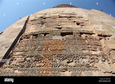 The dhamekh stupa in sarnath hi-res stock photography and images - Alamy