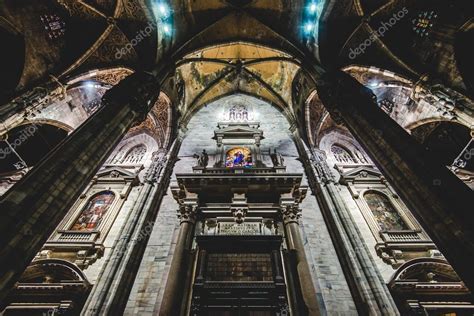 Duomo Milan, interior — Stock Photo © leporiniumberto #48978013