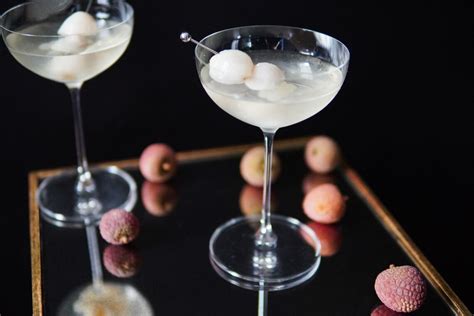 Lychee Martini Recipe (with Lychee Tapioca Pearls) - Very Obsessed