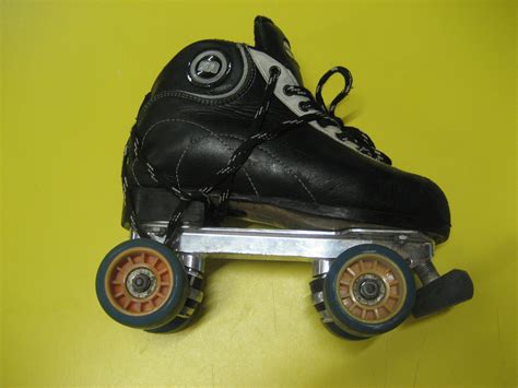 File:Roller-hockey-(Quad)-Skate.jpg - Wikimedia Commons