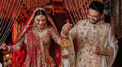 Hansika Motwani is a happy bride in new pictures from her wedding with ...