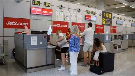 Airline Jet2 issues warning to holidaymakers after scam websites go ...