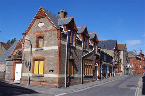 Dorchester - Dinosaur Museum © Chris Talbot cc-by-sa/2.0 :: Geograph Britain and Ireland