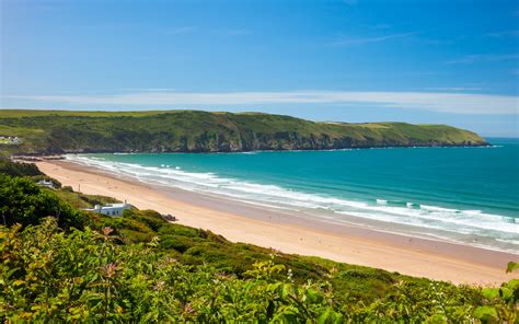 17 Best Beaches in Devon: Hidden Coves and Tourist Hotspots!