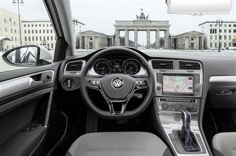 Volkswagen Begins Sales of All-Electric Golf in Britain - autoevolution