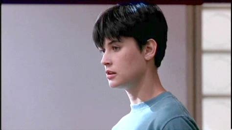 Demi Moore - Ghost (1990) (852×480) | Demi moore short hair, Demi moore ...