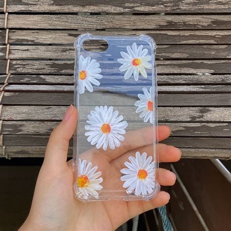 SHOP NOW Daisy Phone Case DIY | Phone case diy paint, Diy phone case ...