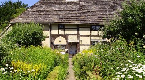 The Priest House & Gardens - Sussex Past