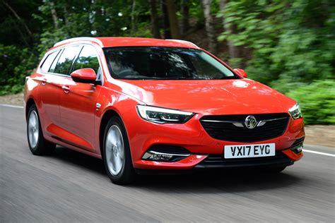 New Vauxhall Insignia Sports Tourer 2017 review | Auto Express