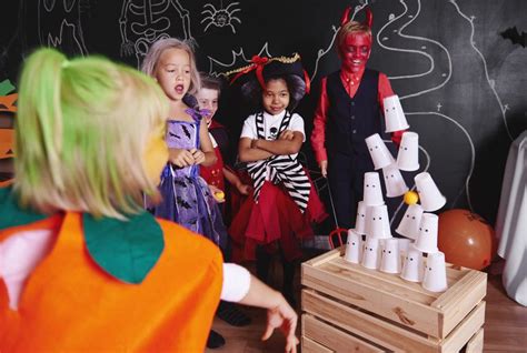 15 Halloween Party Games to Trick or Treat Your Guests - STATIONERS