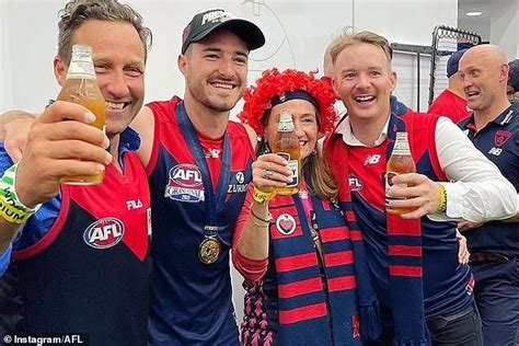 Melbourne bar owner jailed for hopping WA border to attend AFL Grand ...