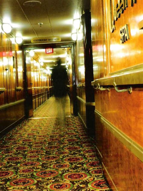 THE TOP TEN BEST GHOST PHOTOS OF THE YEAR 2008