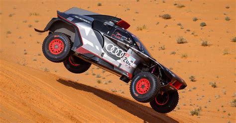 Carlos Sainz junior 'proud' of his father's historic Dakar Rally stage ...