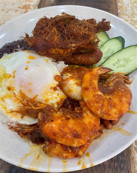 New in town: Nasi Lemak Burung Hantu – Serving until 3am, perfect for late-night cravings