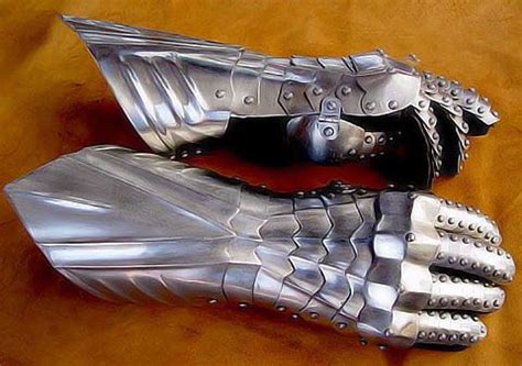 gauntlets | Armor, Medieval armor, Armour