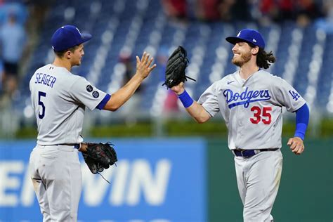 Dodgers beat Phillies in battle of relief pitchers - Los Angeles Times