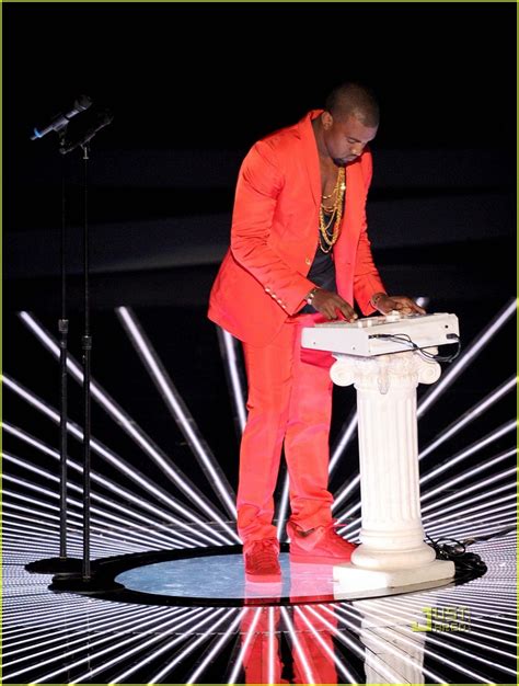 Kanye West's VMAs Performance -- VIDEO: Photo 2479736 | Kanye West Pictures | Just Jared