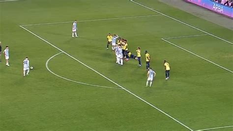 (Video) Lionel Messi scores mesmerising free-kick for Argentina vs. Ecuador