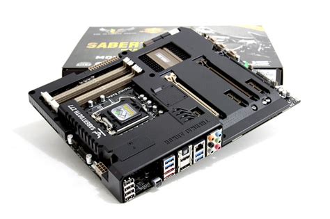 ASUS Sabertooth Z77 review - Product Showcase