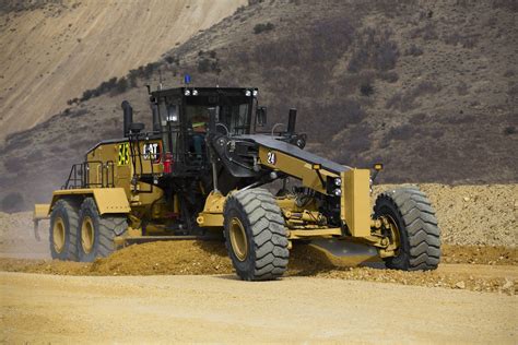 New circle for Cat 24 and 24M motor graders increases performance - Canadian Mining Journal