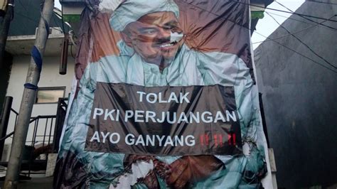 Spanduk HRS Yang Gagal Dibakar PKI Kini Bertuliskan: 'TOLAK PKI ...