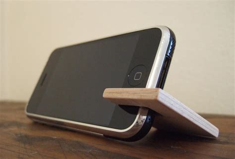 Handmade Wooden Stand for All Models of iPhone | Gadgetsin