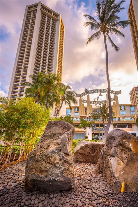 Guest Photos + Reviews | Hyatt Regency Waikiki Beach Resort