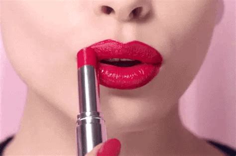 Pin by Janet Fortess on Lipsticks | Lipstick, How to apply lipstick ...
