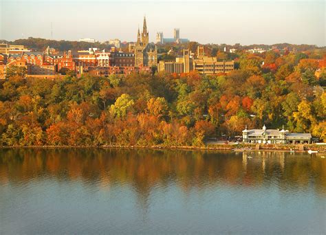 Georgetown Faces Up to Slave History | America Magazine