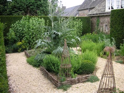 68 Beautiful French Cottage Garden Design Ideas - ROUNDECOR | French cottage garden, Cottage ...