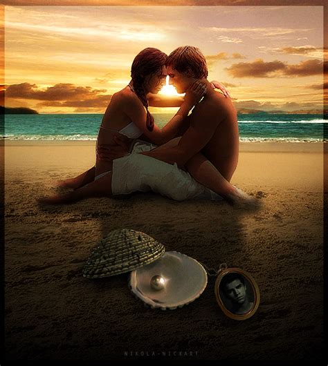 Katniss and Peeta on the beach – AMAZING! | TheFandom News