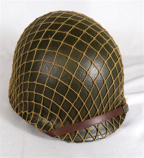 Lot - WWII US AIRBORNE PARATROOPER HELMET: