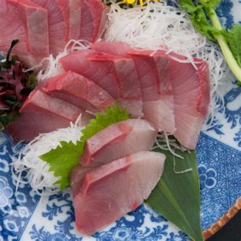 Yellowtail Sashimi (How to Make Hamachi Sashimi)