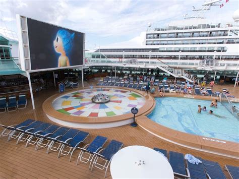 Royal Caribbean Enchantment of the Seas Cruise: Expert Review (2023)